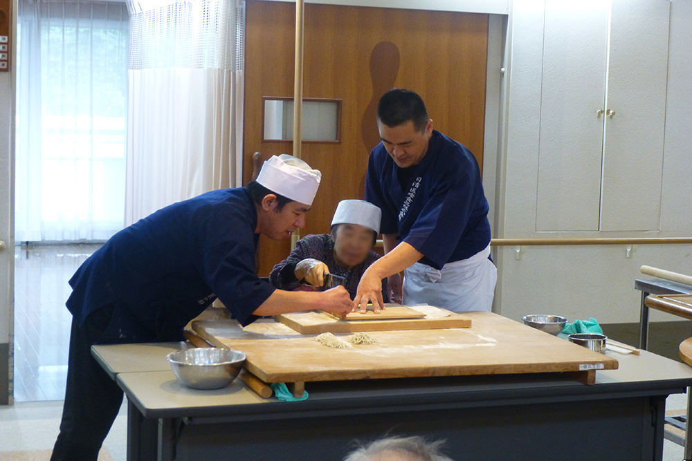 虹が丘リハビリケアセンターの蕎麦イベント